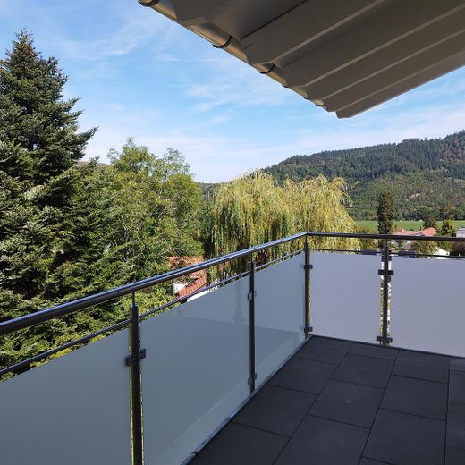 2-Zimmer-Erstbezug im Holzmassivhaus – mit Balkon & hochwertige Ausstattung – Balkon
