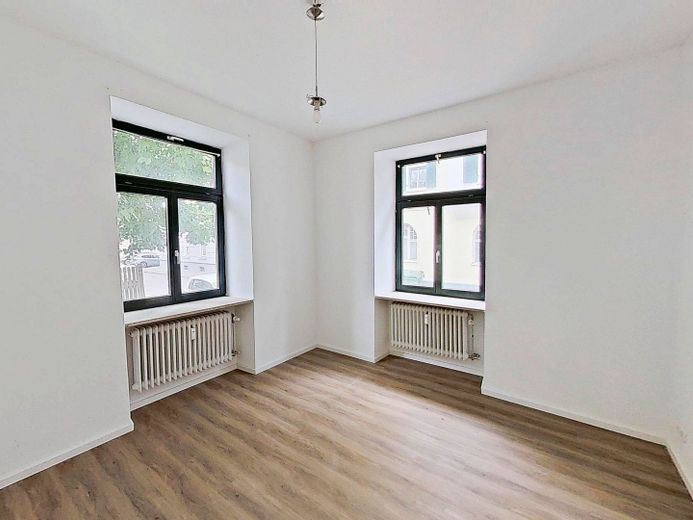 شقة واسعة ومجددة بالكامل من غرفتين مع شرفة – Ansicht I: Schlafzimmer