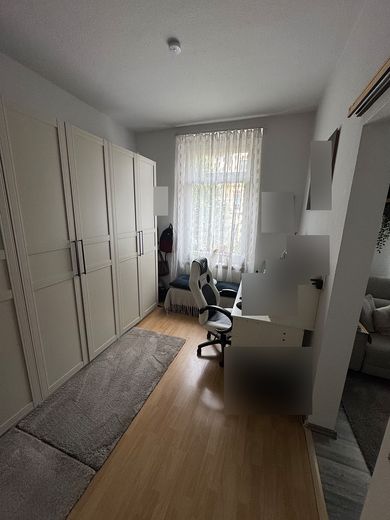 Vielseitiges Wohnhaus: Großfamilie oder 3×3-Zimmer-Wohnungen + Gewerbe & Garten – 2. Etage Arbeitszimmer