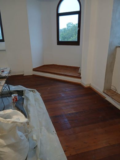 Stary budynek Trewir Północ Dworzec Główny – Wohnzimmer
