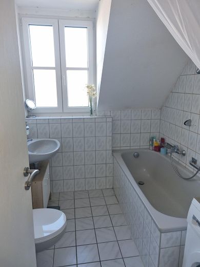 Світла 4-кімнатна мезонет-квартира у Фюрті, бл. 111 м² житлової та корисної площі, балкон, ліфт і підземний гараж, без комісії – Bad