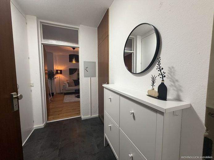 High end Apartment mit Fernblick – Flur