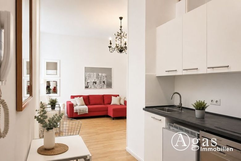 Charmante 2-Zimmer-Wohnung mit Balkon im Herzen von Berlin-Charlottenburg – Wohnküche