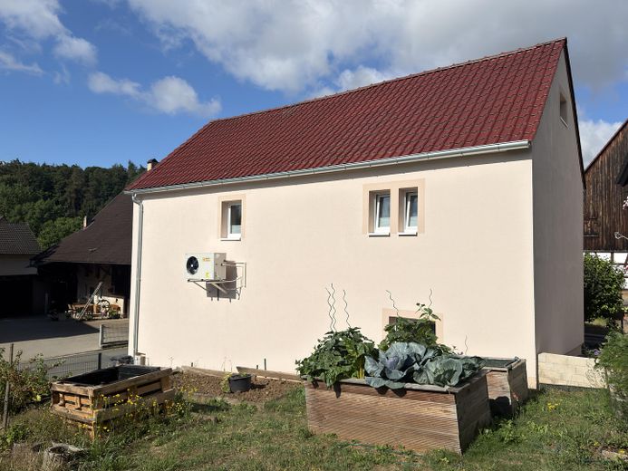 Kernsaniertes ZFH – 2 vermietbare Whg., Energieklasse A, 1.450 € Sollmiete – Außen 2