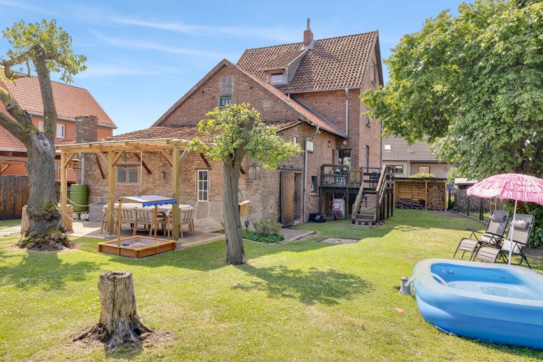 Modernisiertes Einfamilienhaus mit Anbau/ Scheune auf 1.436 m² Grundstück in Ilsede-Groß Lafferde – Garten