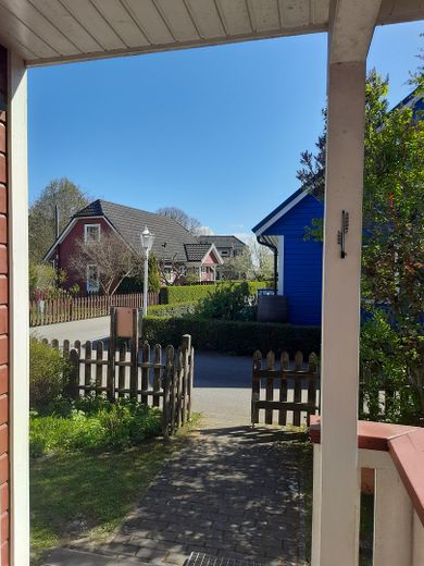 Skandinavisches Einfamilienhaus nahe dem Vogelpark und der Ostseeküste in M-V – Wohngebiet Krähenberger Holz 