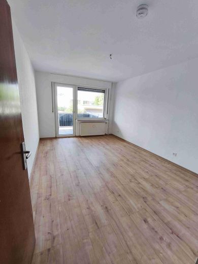 Heidestr. 5  Zemin kat sağ Daire 2: Balkonlu, yeni yenilenmiş 3 odalı daire – Kinderzimmer