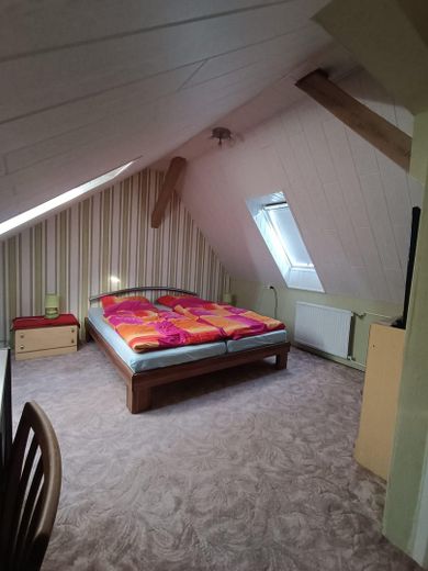Viel Platz in Güstrow 190 m², großes Grundstück, Pool & Werkstatt – Gästezimmer DG