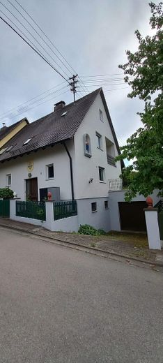 Eingang und Garage Ostseite