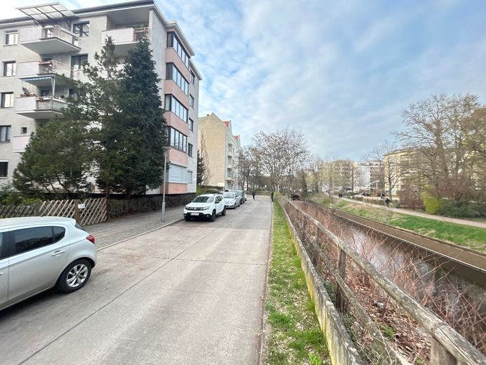 Freie Eigentumswohnung mit Balkon in außergewöhnlicher Lage Berlin – IMG_1047