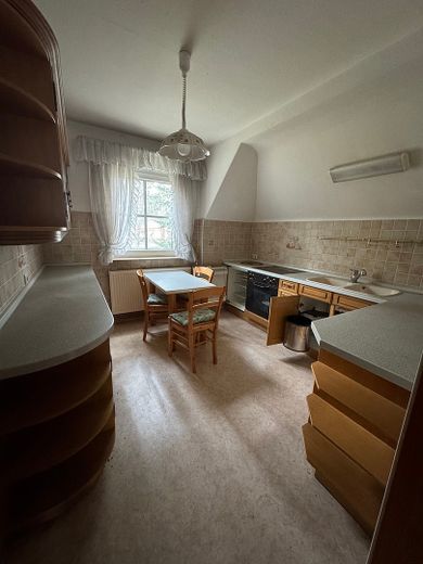 Gr. Einfamilienhaus in Wassernähe, Keller, Grün, 2 getrennte Wohnungen möglich. – Foto 18