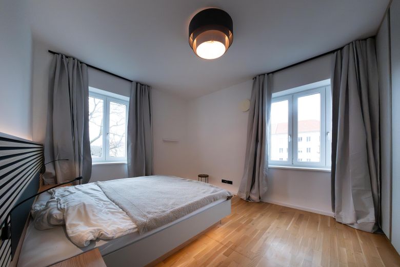 Frisch saniert & bezugsfertig I 3-Zimmer I Einbauküche I riesiger Sonnenbalkon - von privat – Schlafzimmer