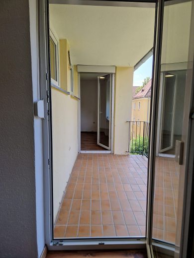 Merkezi konumda yenilenmiş 2 odalı daire – Straubinger tren istasyonu ve eski şehre yakın – Balkon