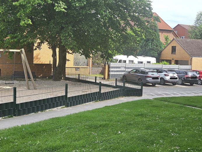 familienfreundliche 3-Zi-Whg in ruhiger, verkehrsgünstiger Lage in Empelde von Privat – Spielplatz und Stellplatz
