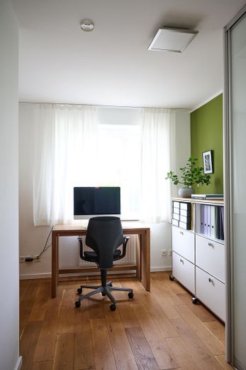 Renoviertes Schmuckstück in Golzheim (Provionsfrei), + Garage & Stellplatz möglich – Arbeitszimmer