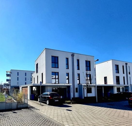 *Exklusive Doppelhaushälfte mit Garten in ruhiger Lage!* – Bild 2