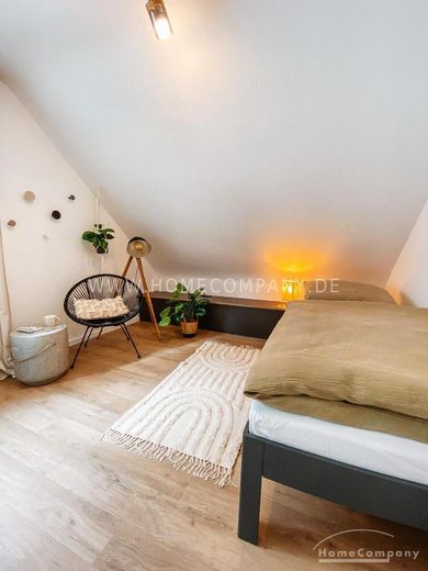 d17eee2bd1e8f2d502670abbb1a1caec5c069e32.jpg