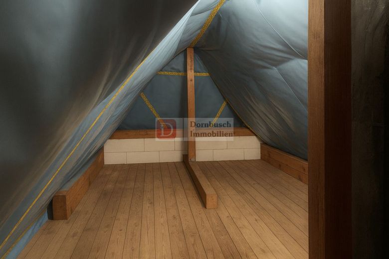 Top!! Mehrgenerationenhaus zur individuellen Nutzung mit Photovoltaikanlage – Dachboden