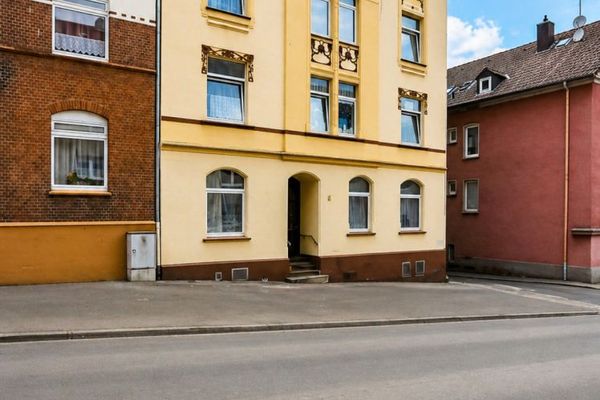 Großzügige 4-Zimmer-Wohnung mit Balkon, Stellplatz& Ausbaupotenzial