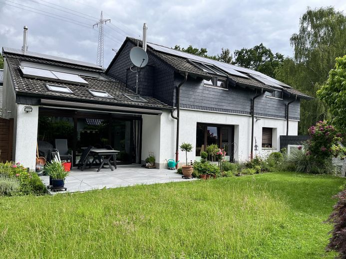 Einfamilienwohnhaus in Schwerte Westhofen (energetisch saniert) – Außenansicht und Garten