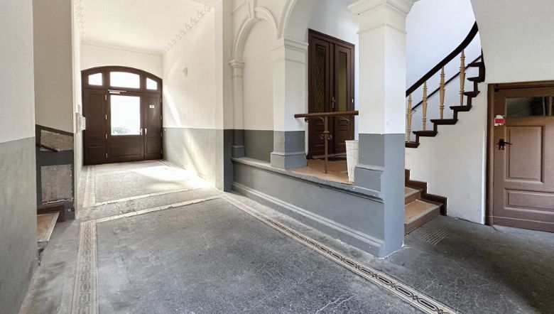 Großzügige 2-Zi Familienwohnung, 2 Bäder, zentrumsnah, sehr hell und freundlich – Durchgang VH