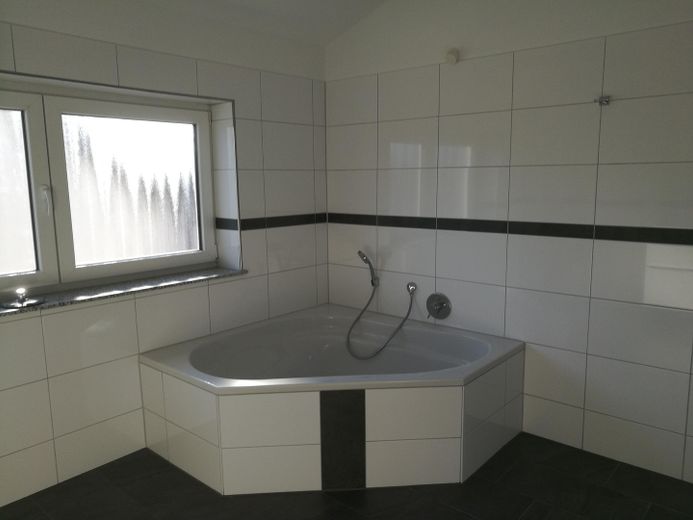 Langen - Moderne Maisonette im Herzen der Altstadt – Bad DG