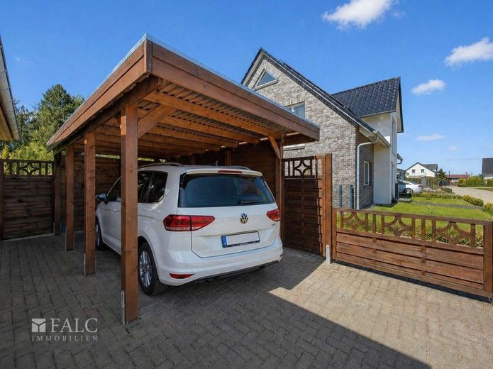 Provisionsfrei. Ihr Chance, modern, ebenerdig und in bester Lage! – Carport