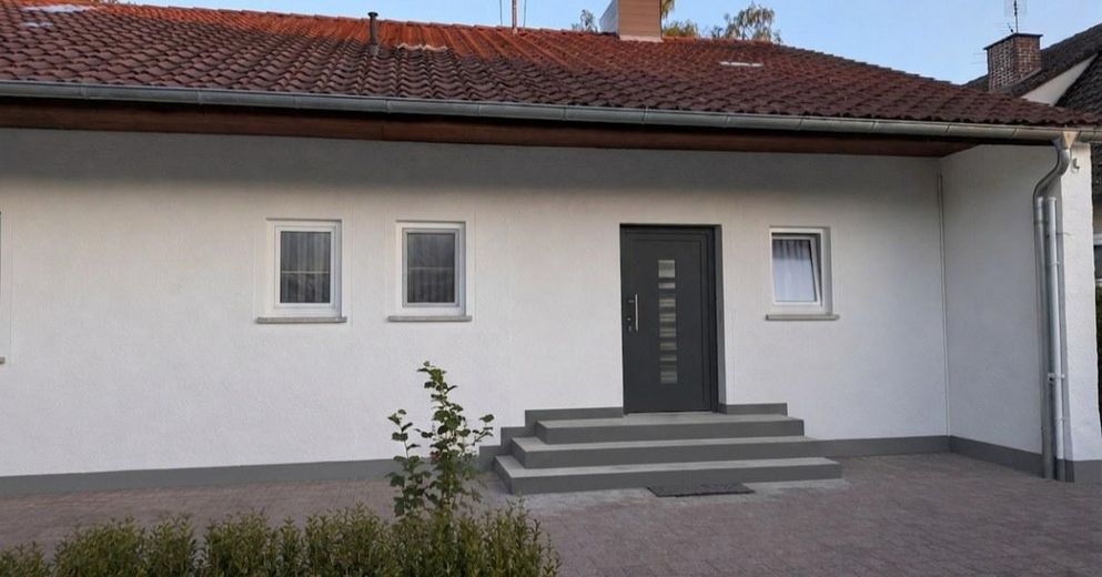 NEU - Saniertes Einfamilienhaus mit sehr viel Platz, Südgarten – Eingangsbereich