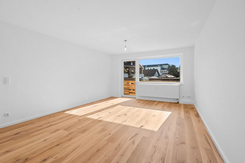 Modernisierte 3-Zimmer Erdgeschosswohnung in Köln Worringen direkt am Rhein – Wohnzimmer