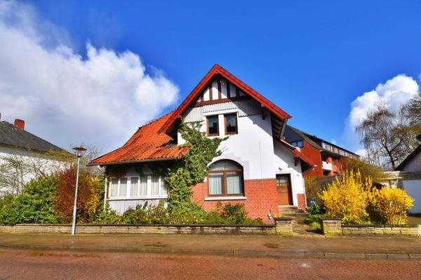 NEUER PREIS - Verden | Charaktervolles Wohnhaus Anno 1906 mit Potenzial in zentraler Lage