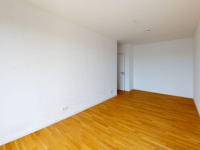 Moderne 3-Zimmer-Wohnung in Lichtenberg inkl. Qualitätsküche, 3 Balkone und Fußbodenheizung – Ansicht II: Schlafzimmer