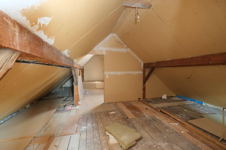 Einfamilienhaus im schönen Osterwald mit schöner Aussicht – Dachboden