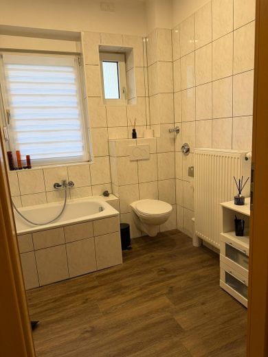 2 ZKB im modernisierten Altbau, Balkon – Bad 3