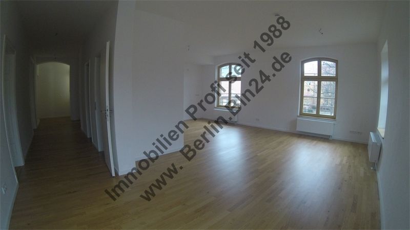 Wohnung zum traumhaften Erstbezug im Denkmalobjekt mit 2 Bädern sowie 2 Tiefgaragenplätzen – G0013401