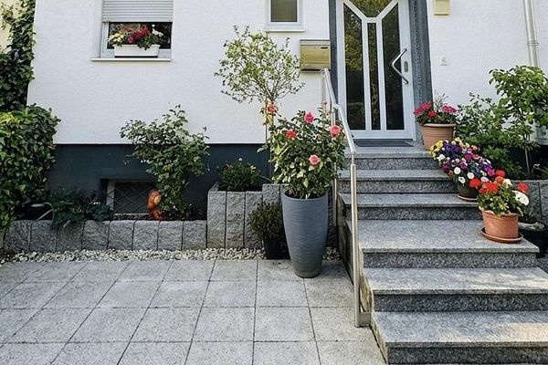 *RESERVIERT* Gepflegtes Reihenmittelhaus in ruhiger Lage mit Garten und Garage