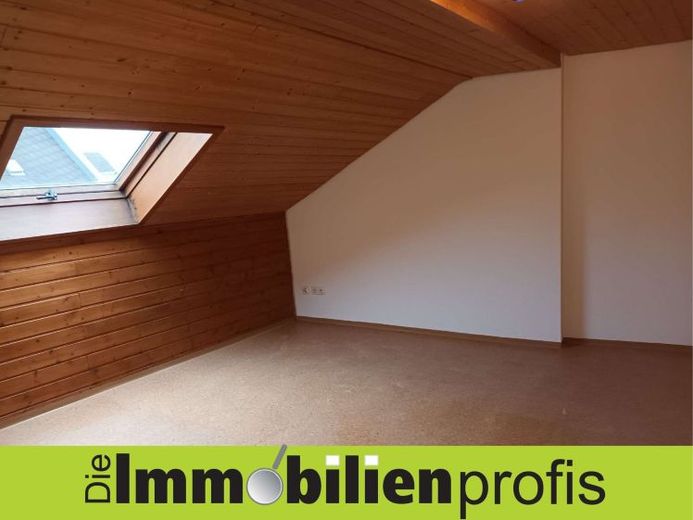 H-41002 - Dachgeschosswohnung mit Einbauküche im Stadtzentrum – Foto 1