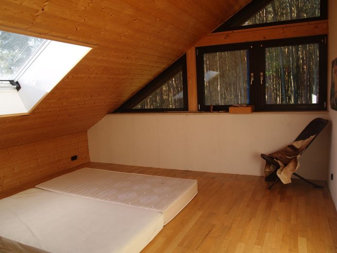 3 Zimmer mit Einbauküche am Waldrand – Kinderzimmer