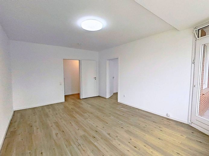 Gut geschnittene 2-Zi.-Whg. mit BALKON und EBK – Ansicht III: Wohn- und Esszim…