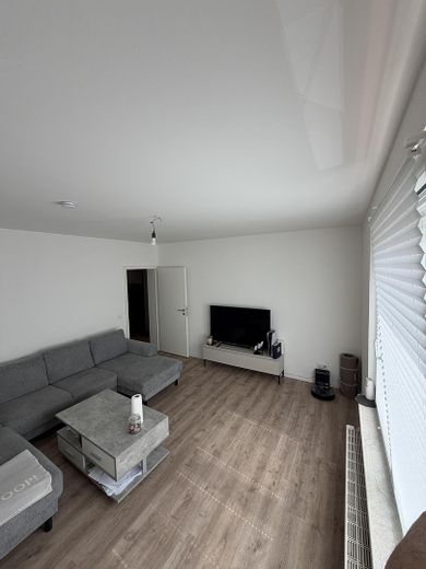 Moderne, kernsanierte 3-Zimmer-Wohnung (65 qm) im 2. OG – Gute Lage nahe FH Niederrhein! – Wohnzimmer 2