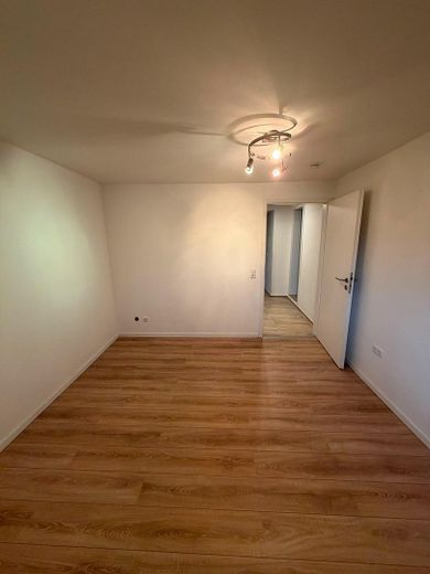 Denkmalgeschütztes Einfamilienhaus mit historischem Charme in Aachen Brand – Zimmer 1 OG Ansicht 2