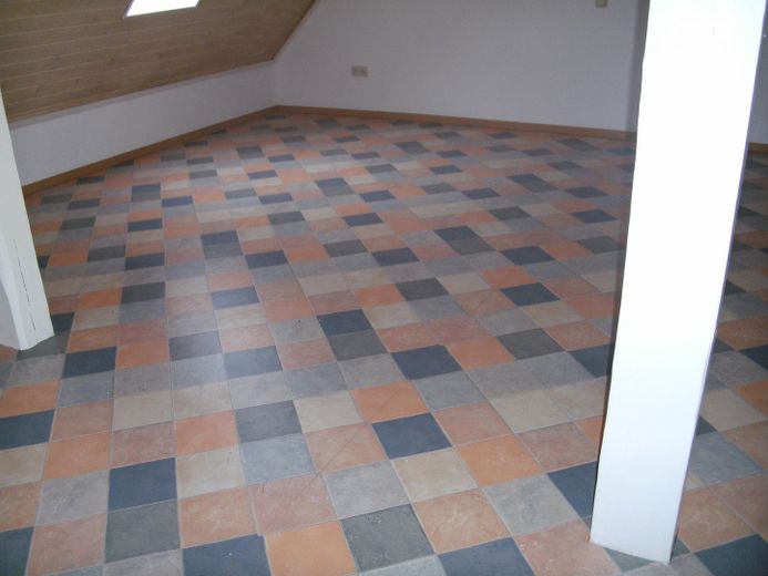 Vollvermietetes Gebäude - DHH als Eigennutz möglich - mit Nebengebäude und neuer Garage – SZ, Empore