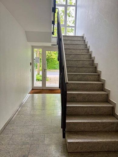 Tolle Wohnung mit großem Balkon in Kaiserswerth – Treppenhaus