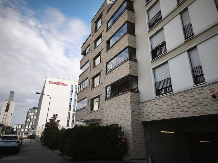 Droomachtig 2-kamerappartement op perfecte locatie voor de beurs: eersteklas verbindingen in het hart van Frankfurt – Foto 25