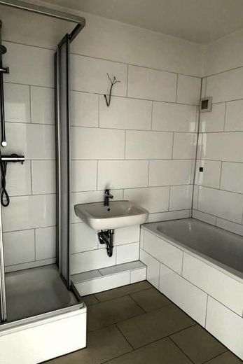 Großzügige 2-Zimmer Wohnung in Alsternähe zu vermieten – Bad