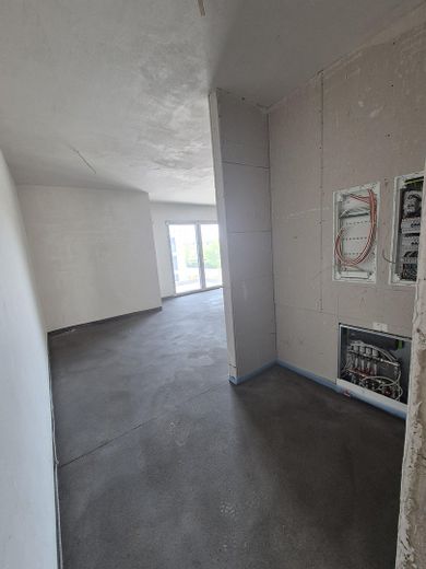 Wohnung im Bau, stadtnah im Hafenquartier Graf Bismark mit Balkon am Yachthafen/Kanal für 2 Personen – Eingang Wohnung 27