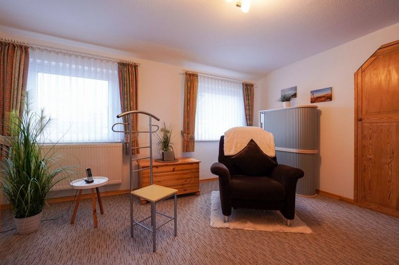 Gepflegtes Stadthaus mit zwei Wohneinheiten in der Innenstadt von Troisdorf, nahe der Fußgängerzone! – Gästezimmer OG
