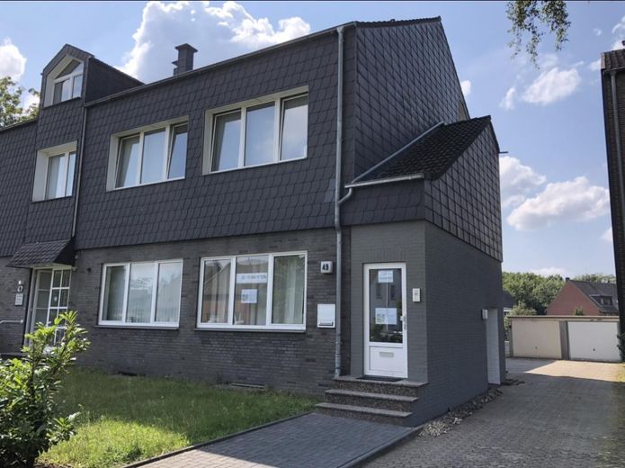 Büro / Gewerbefläche 152 qm (bis zu 323 qm möglich) in Oberhausen Königshardt PROVISIONSFREI – Frontansicht