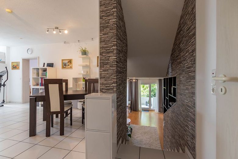 Wohnen mit Charakter - stilvolle Split-Level-Wohnung mit 3,5 Zimmern in Riedstadt-Crumstadt – V560-2613-6