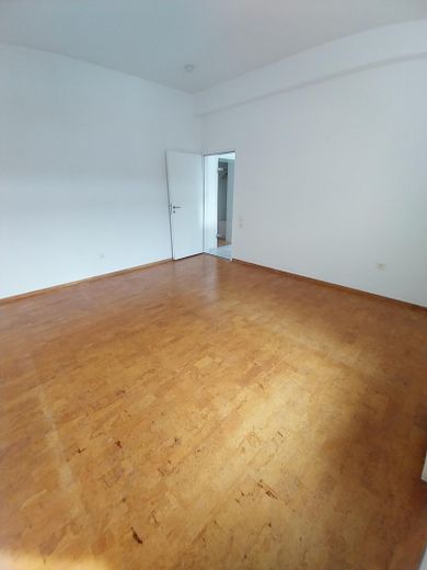 HSD-nah, provisionsfrei, bezugsfrei: 3-4 Z, 1.OG, Vollbad, Balkon, EBK – Schlafzimmer Bild 1