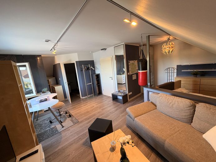 Attic apartment in a quiet peripheral location with a parking space in front of the house – optionally furnished – – Photo 7